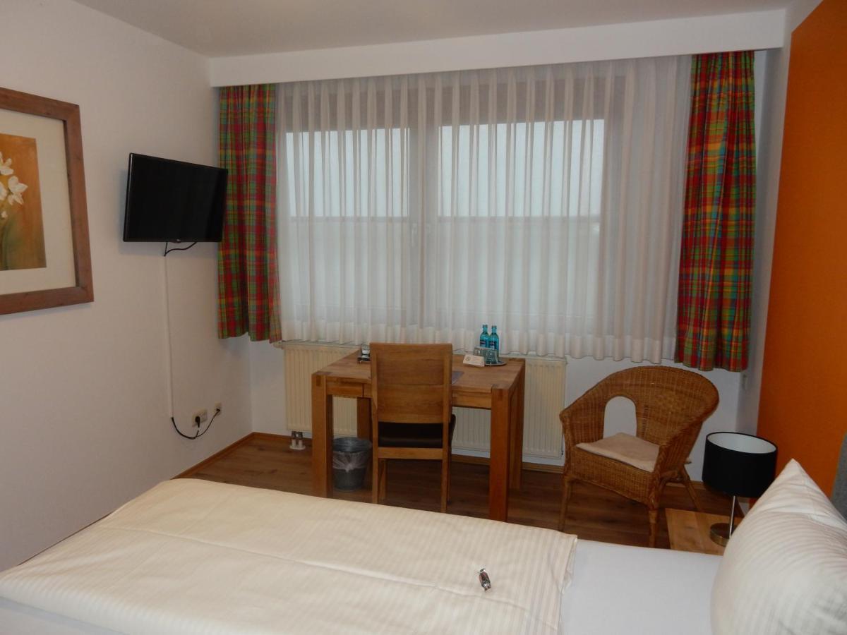 Hotel Frankenhoehe Aurach Exterior photo