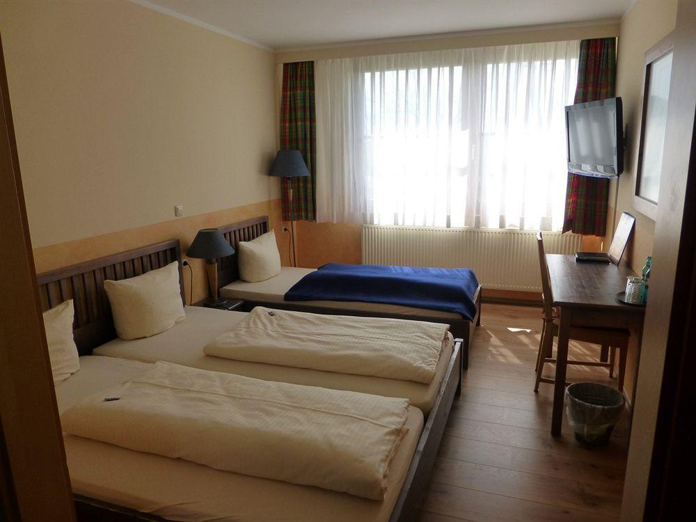 Hotel Frankenhoehe Aurach Exterior photo