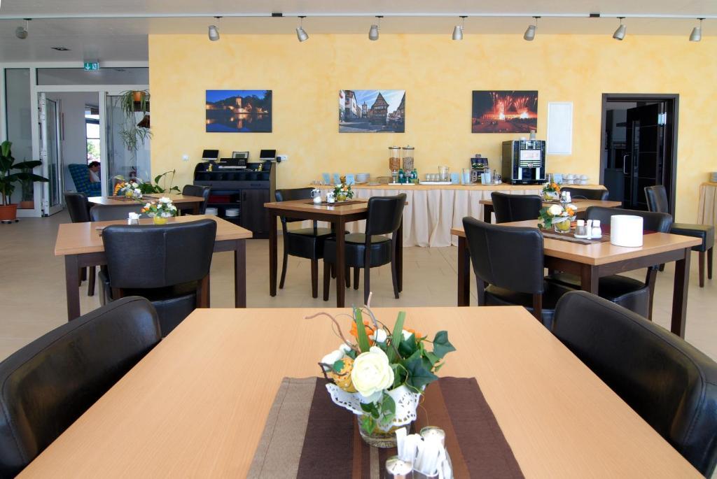Hotel Frankenhoehe Aurach Exterior photo