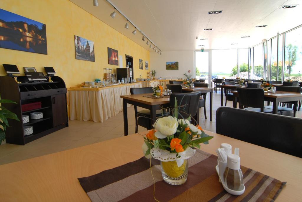 Hotel Frankenhoehe Aurach Exterior photo